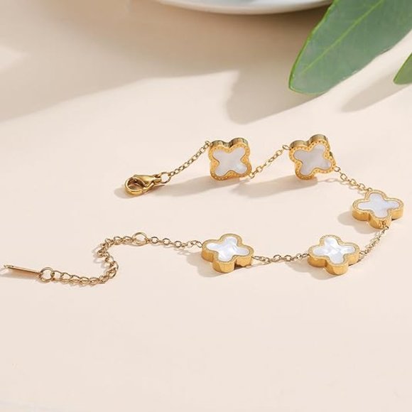 Neiman TICVRSS 18K Gold Plated  Four Leaf Clover Bracelet in White - Picture 3 of 5